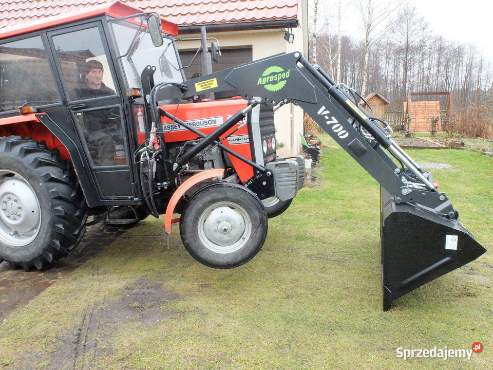 Ładowacz czołowy firmy Agrosped model V700 Zawiercie