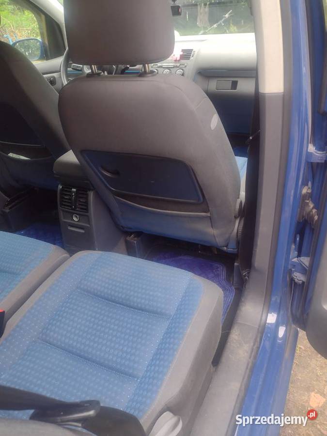 Sprzedam zadbane 7 os auto Rok produkcji 2004 Touran opolskie Fałkowice