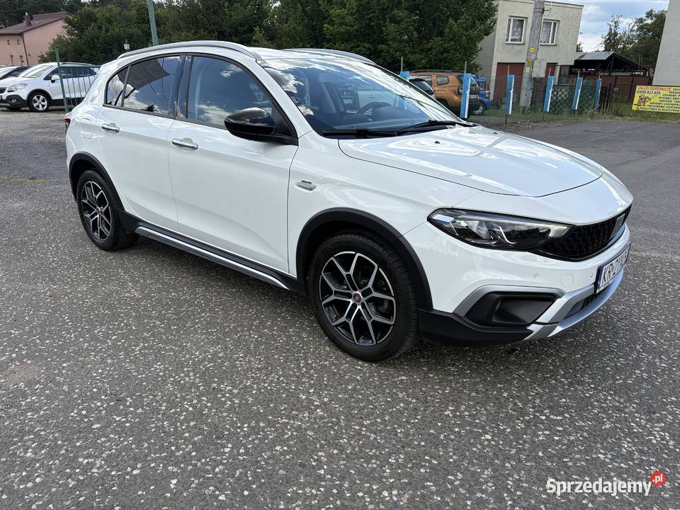 FIAT TIPO CROSS Salon BezwypKlimaSkóra NAWIFull radio