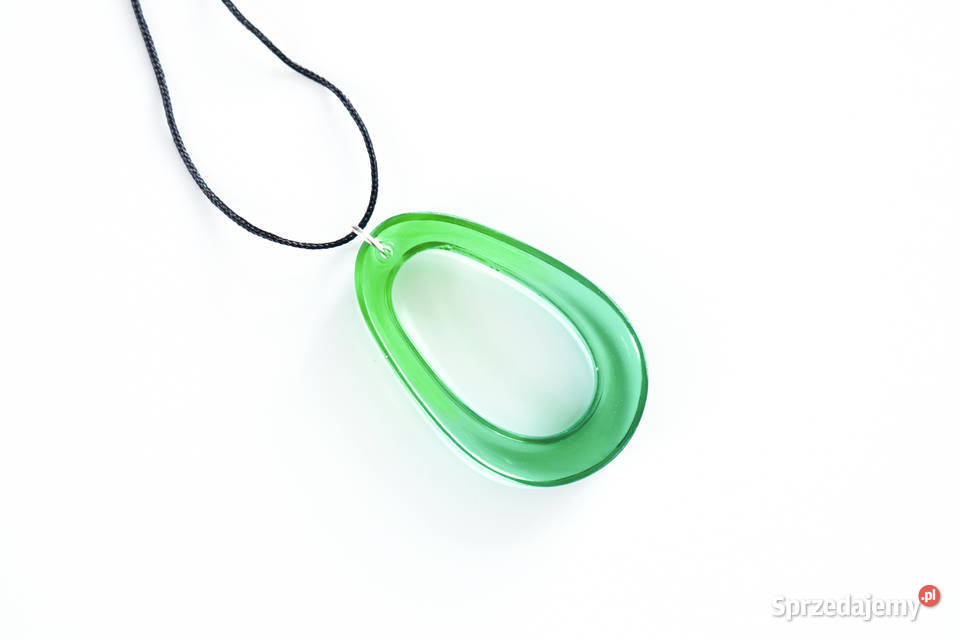 Owalny zielony wisiorek z żywicy epoksydowej Warszawa