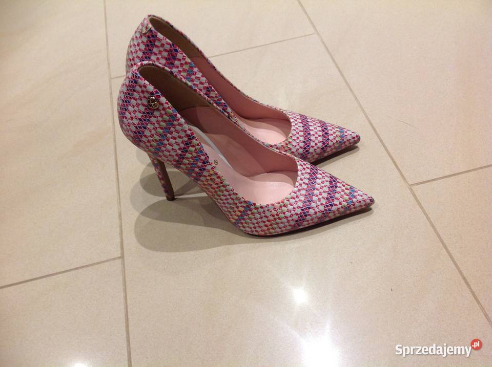Buty Na Szpilce Skórzane Victoriagotti 39 j nowe Nowa Sól