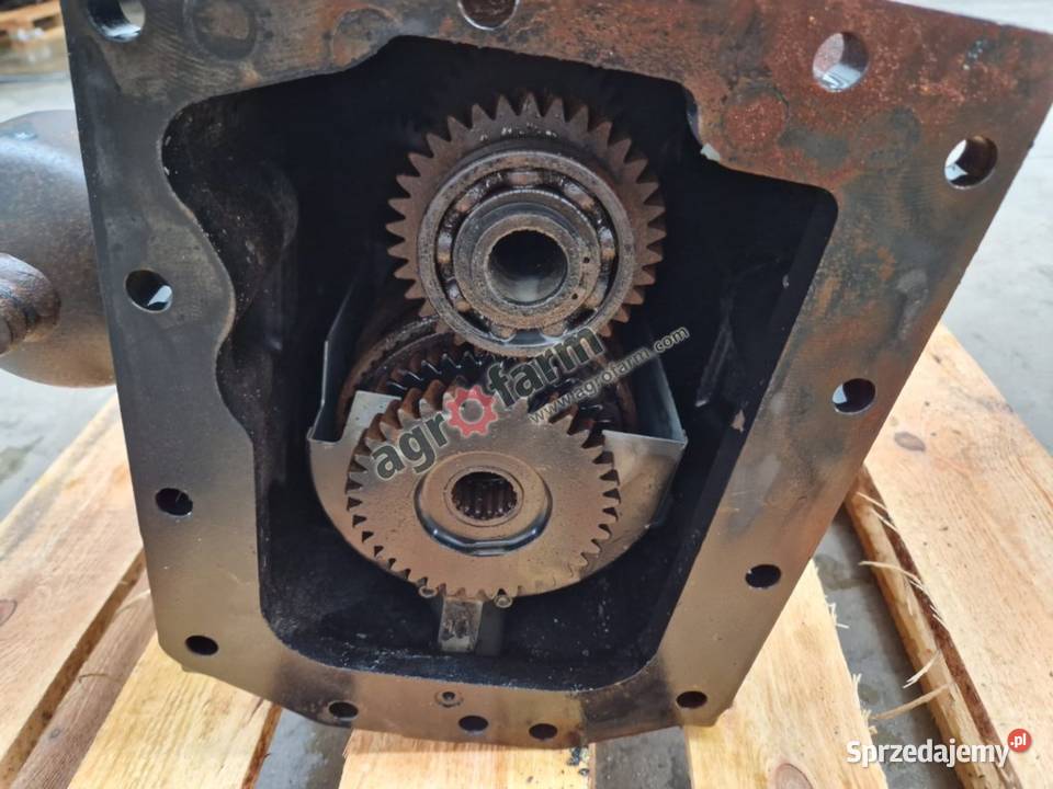 Skrzynia biegów Holland T5040 dolnośląskie Byków sprzedam
