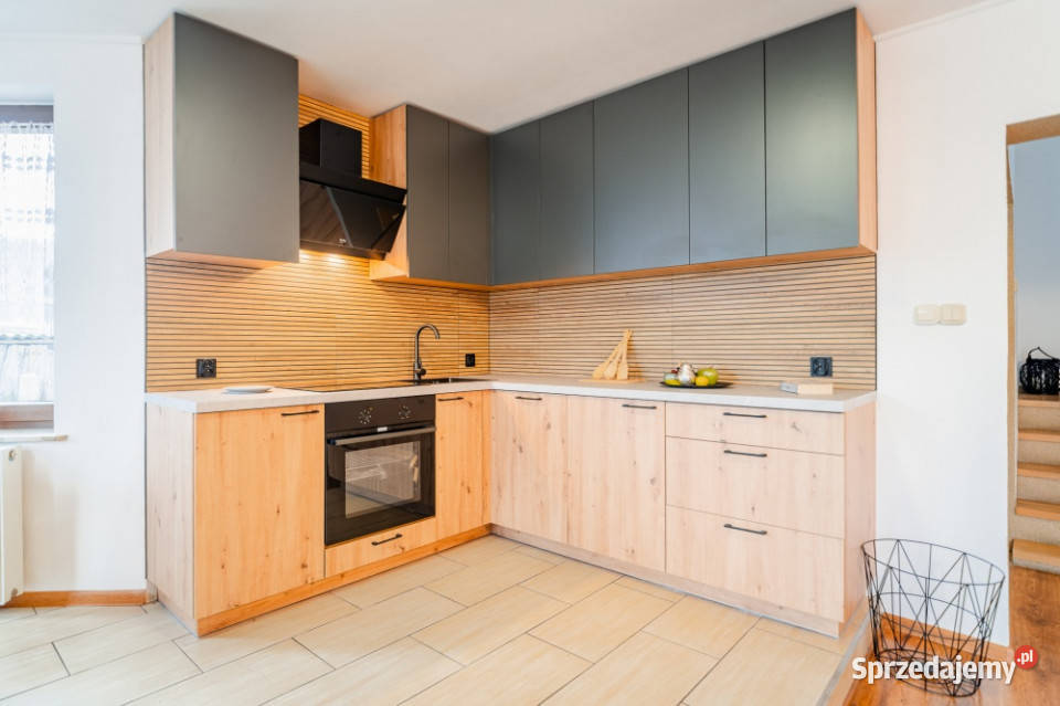 Dwa domy w jednego do zamieszkania jeziorem Brudnów