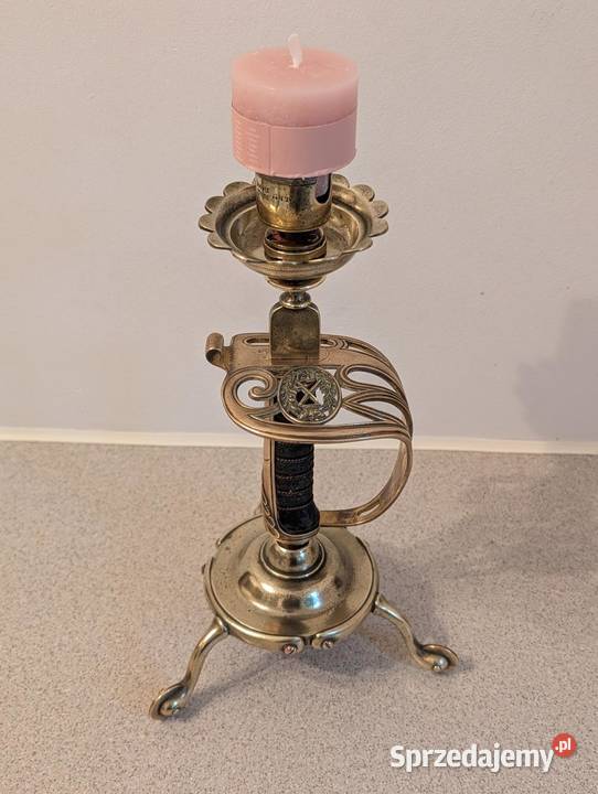 Antyczny mosiężny świecznik Benham Froud z Piła