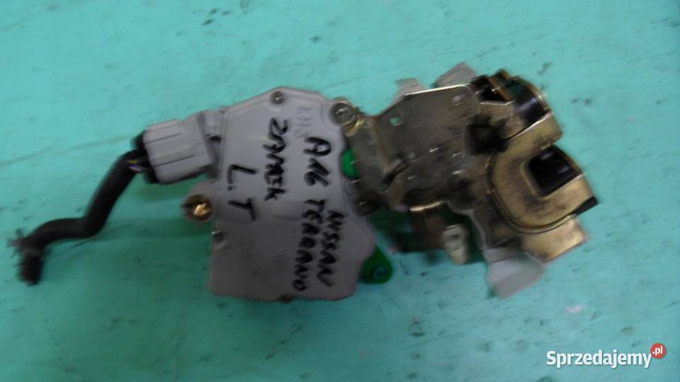 NISSAN TERRANO II LIFT 03r zamek drzwi lewy tył