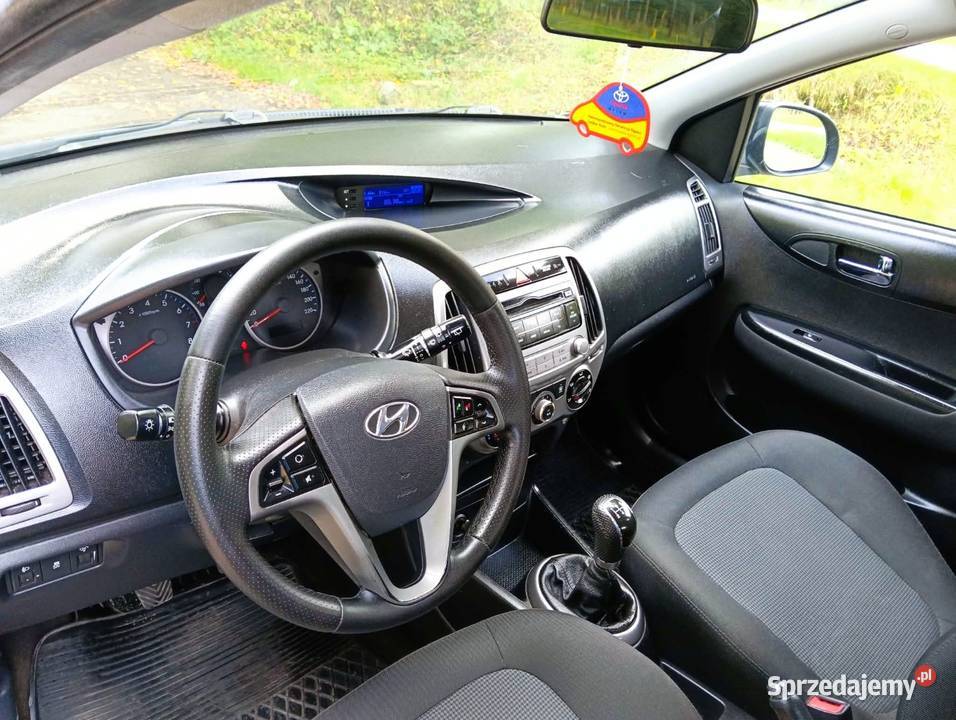 Ładny nie zgnity Hyundai lifcie i20 z roku 2013 lakier metallic Domaradz