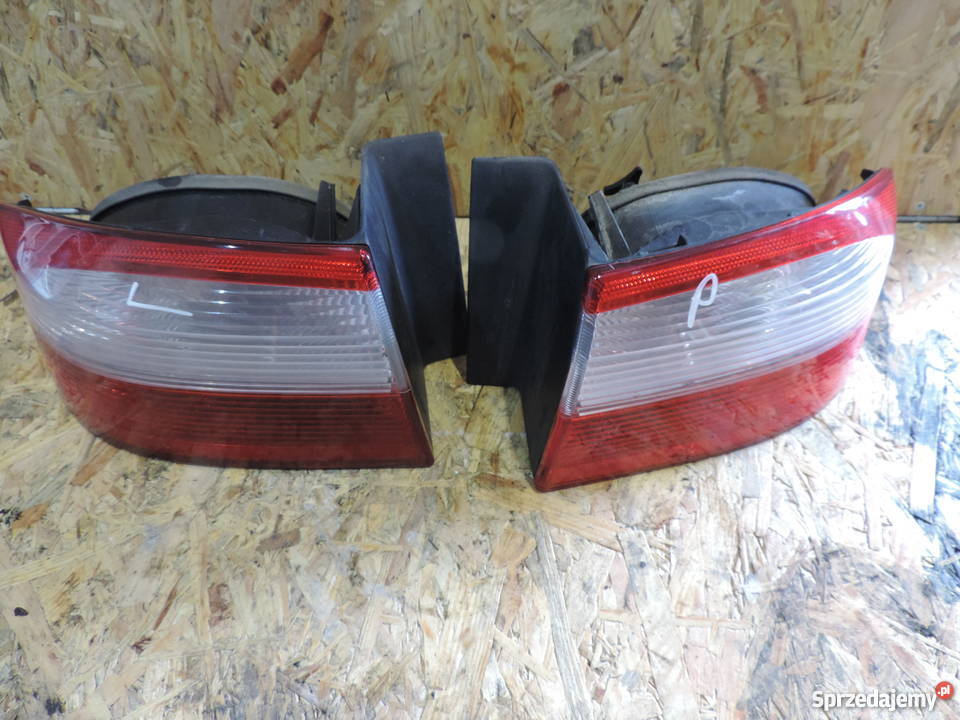 LAMPA TYŁ TYLNA RENAULT LAGUNA II 2 HB Rok produkcji 2005 Nowy Sącz