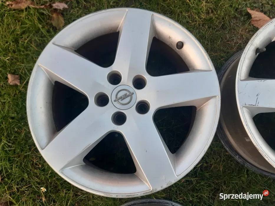 Felgi Opel 5x110 75j 17 et39 65mm Intra 75072