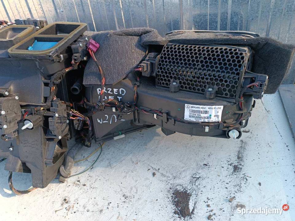 NAGRZEWNICA MERCEDES W212 LIFT A2128304560