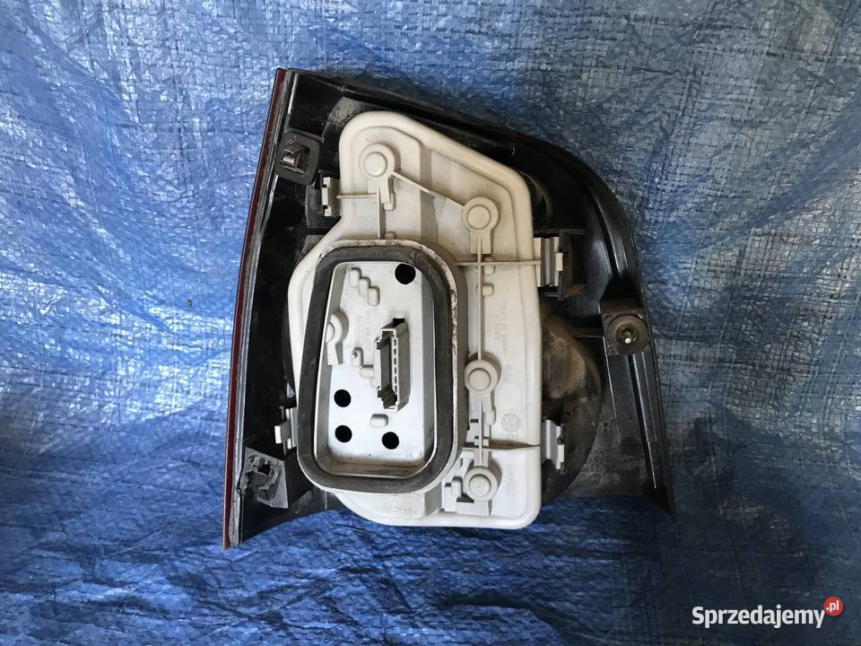 VOLKSWAGEN POLO IV Lampa Tylna Tył Prawa Narożna Bolesławiec