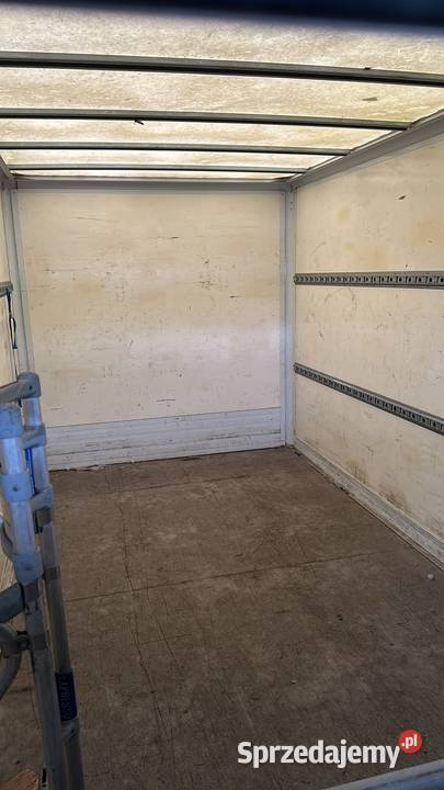 Iveco daily kontener z windą uszkodzony Łosiów