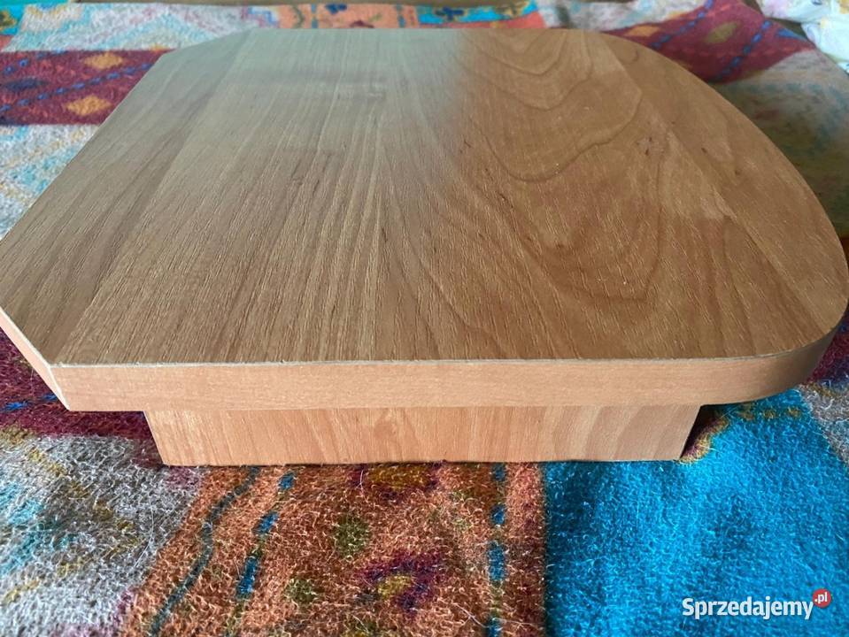 Drewniana półka narożna