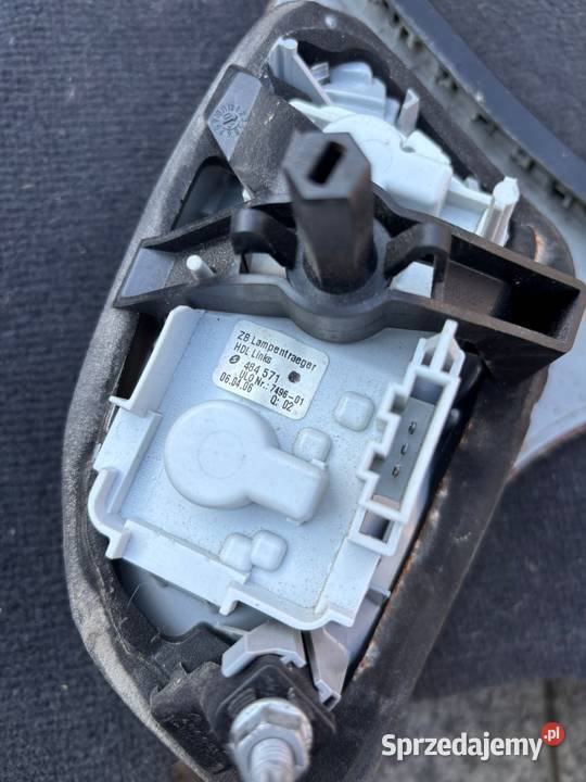 Wewnętrzna lewa tylna lampa audi a4b7 avant Lampy tylne Świątniki Górne