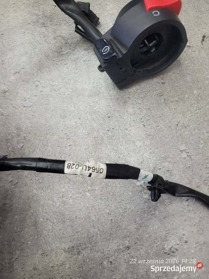 HONDA CB 650 F CB650F RC75 OEM PRZEŁĄCZNIK PRAWY wielkopolskie