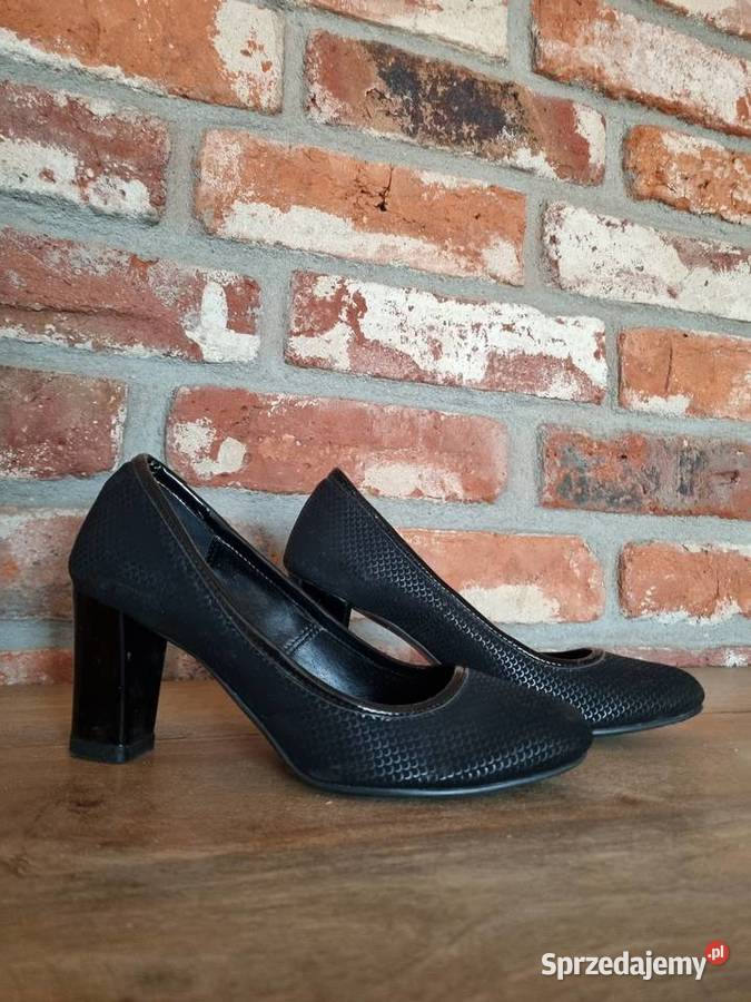 Czarne czółenka KrzyśBut Warszawa