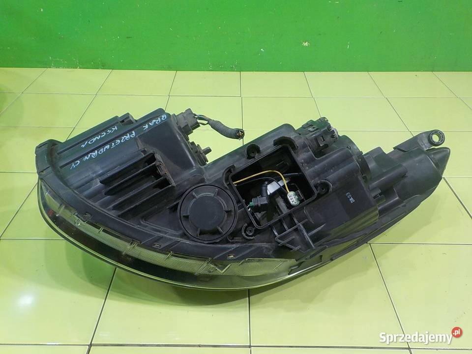 HYUNDAI ix35 I LIFT 20 CRDI 14r 5D XENON lampa mazowieckie