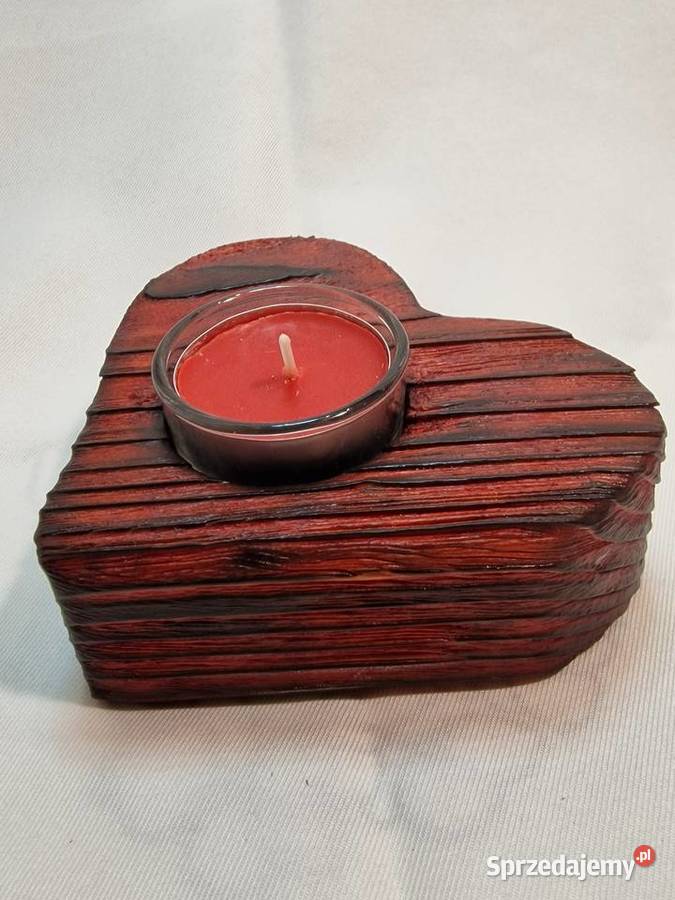 Świecznik drewniany serce rubinowy na tealight czerwony Sępopol