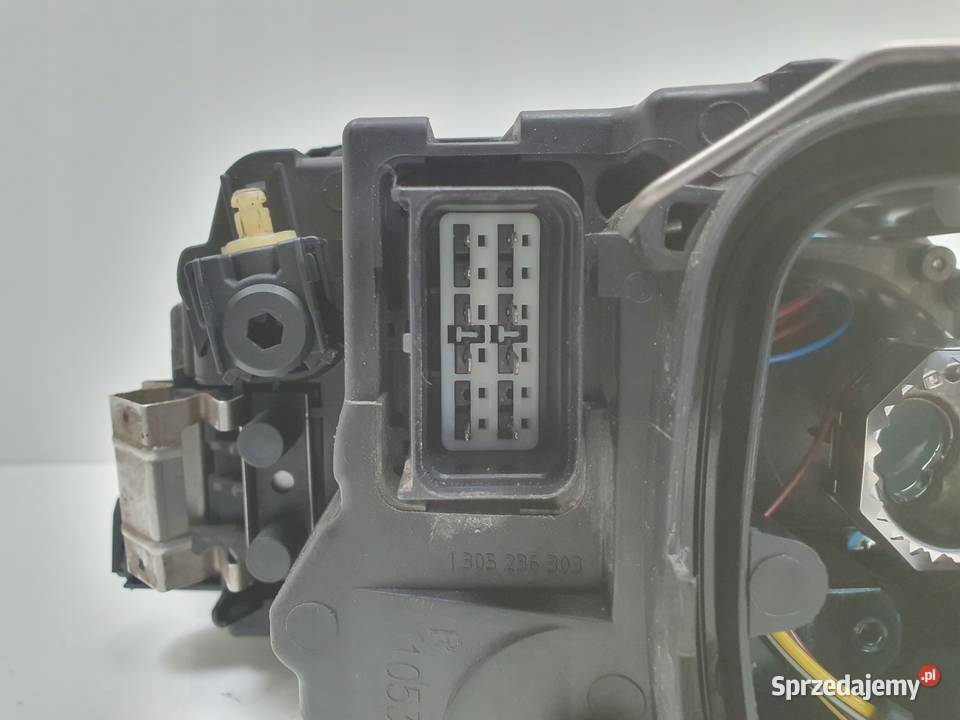 Volvo S40 II V50 LIFT PRZEDNIA LAMPA PRAWA prawy Motoryzacja Janów