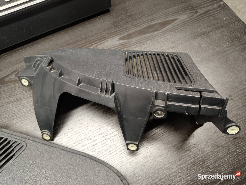 Bmw e36 compakt mocowanie półki bagażnika prawe Aleksandrów Łódzki