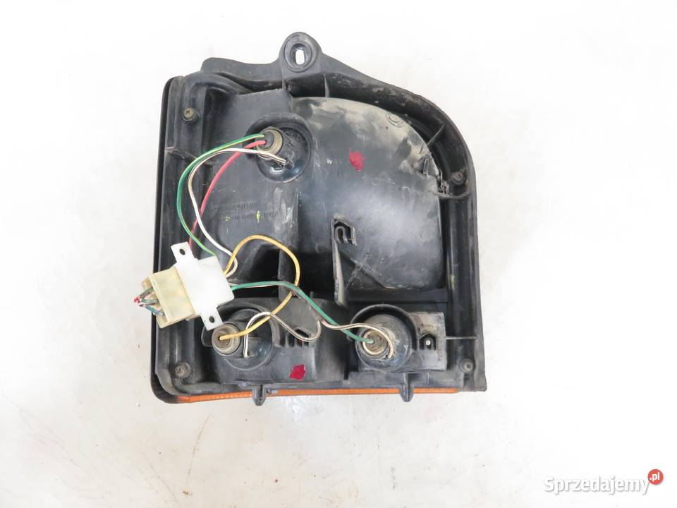 LAMPA PRAWA TYLNA DAIHATSU CUORE III 22051289