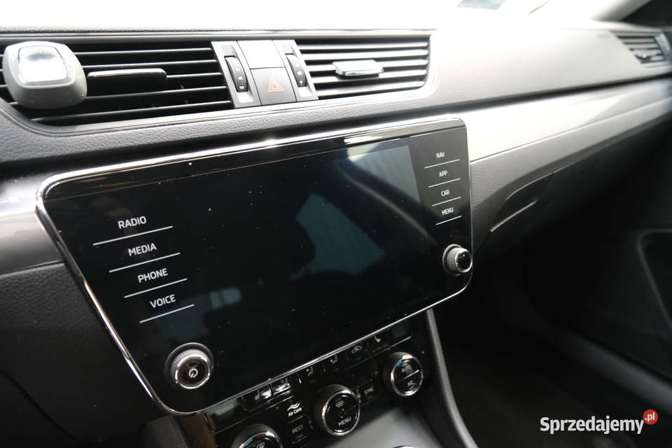 SKODA SUPERB 2022 149800 ccm 150 Superb Warszawa