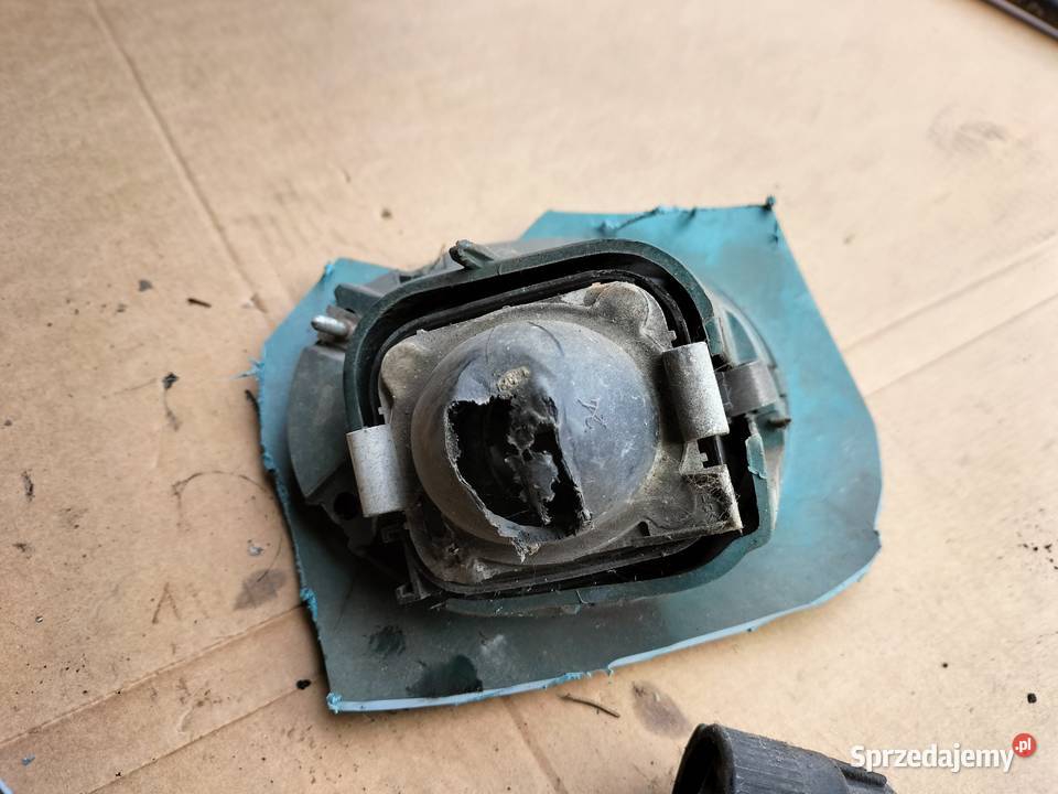 FORD MONDEO MK2 HALOGEN PRAWY LEWY RAMKA OSŁONA