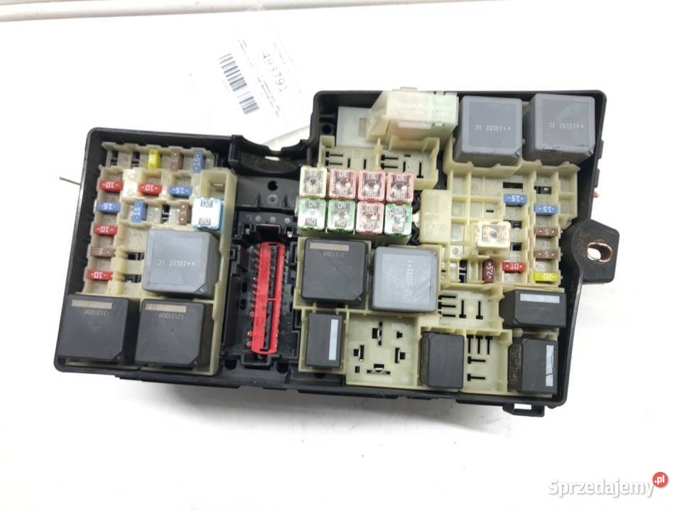 SKRZYNKA BEZPIECZNIKÓW FORD FOCUS III Kombi 10
