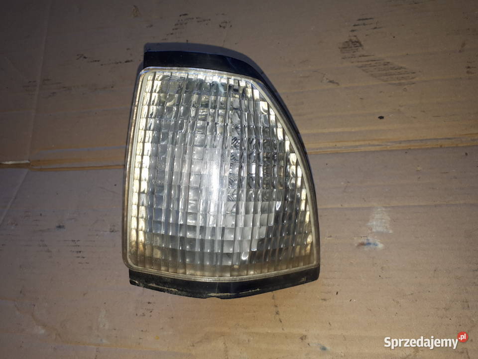 Kierunkowskaz Audi 100 C1 z 1979r Miedźna