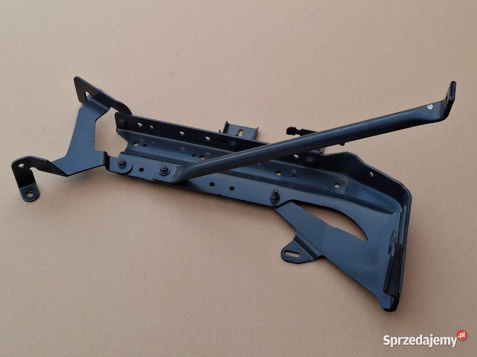 MERCEDES ATEGO UCHWYT MOCOWANIE ŁAPA ZBIORNIKA Bieleń