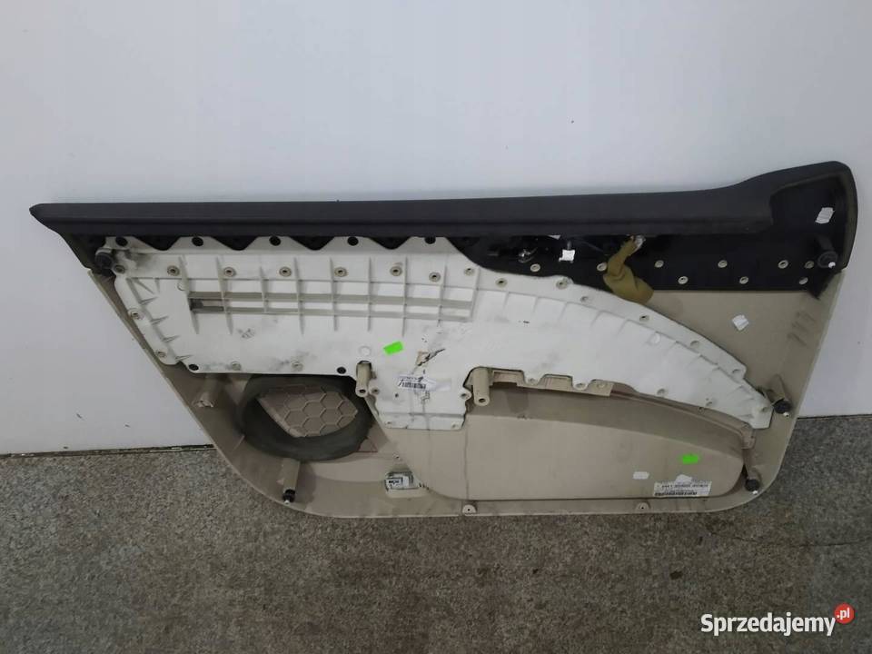 TAPICERKA BOCZEK PRAWY PRZÓD PASAŻERA 3T Skoda świętokrzyskie