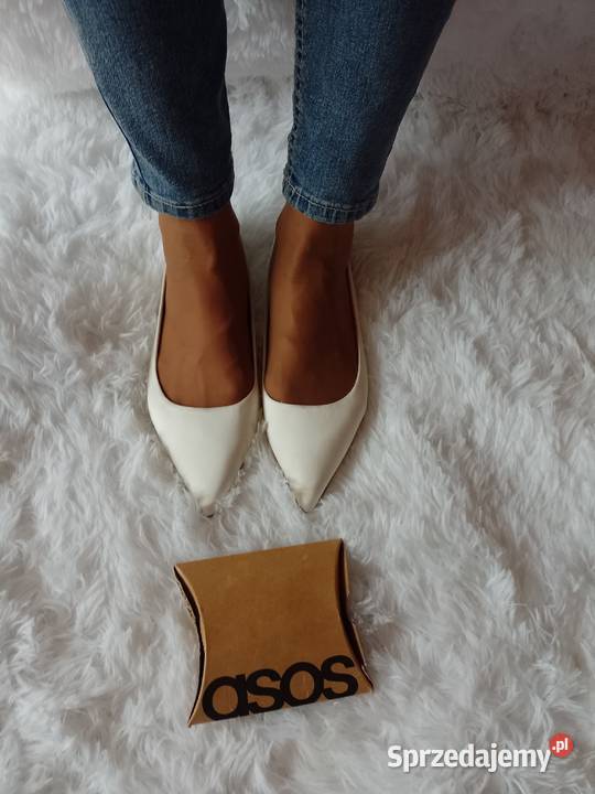 41 ASOS Design Białe baleriny wieczorowe z małopolskie