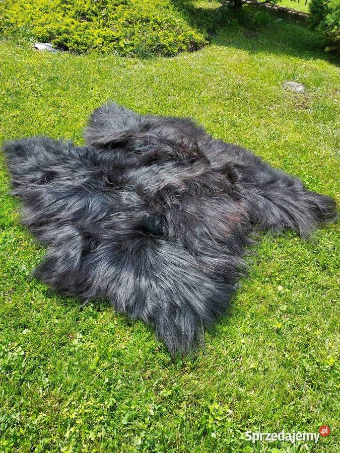 Dywanik z Owczej Wełny Czarne Skóry Naturalne
