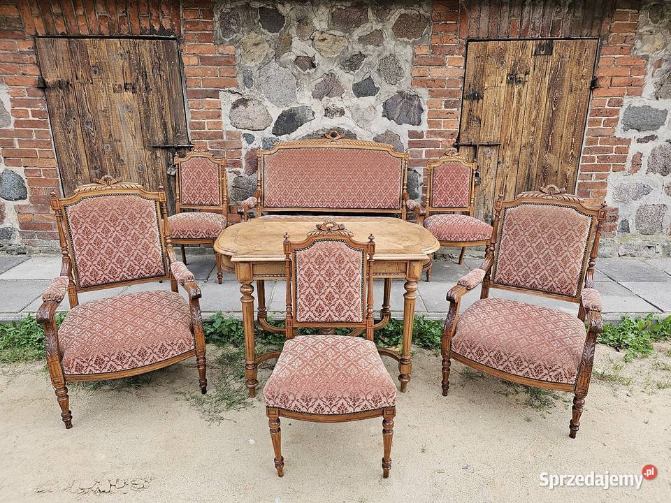 Stół, dwa trony, trzy krzesła, kanapa