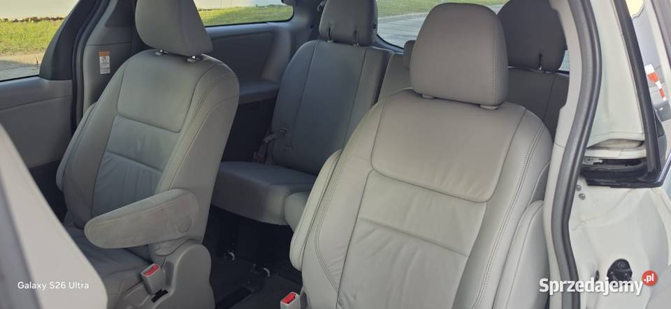 Toyota Sienna zaniana Pruszków
