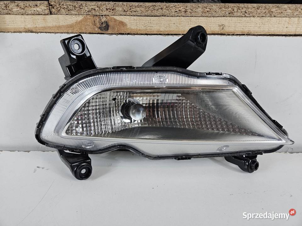 HYUNDAI I20 II HALOGEN PRAWY LAMPA Międzychód