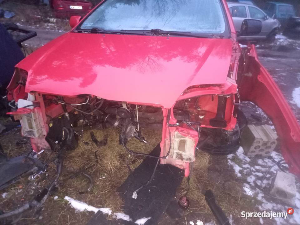 Toyota Corolla e12 maska