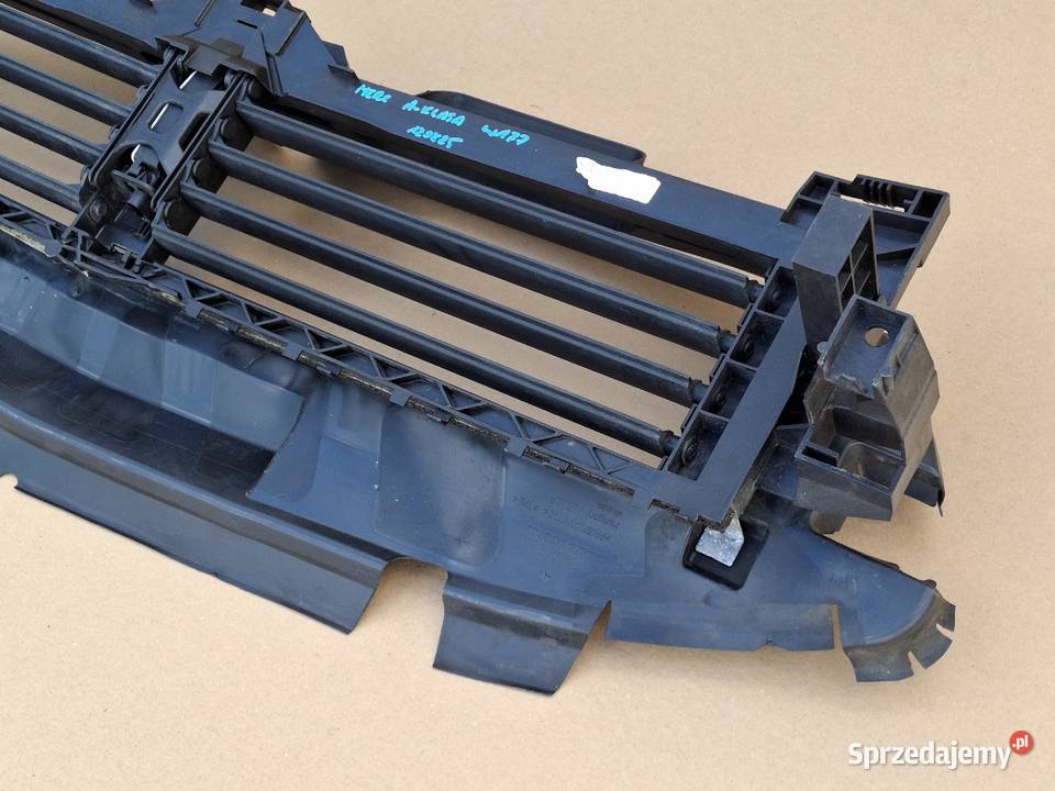 MERCEDES CLA W118 ŻALUZJA ROLETA KIEROWNICA Bieleń