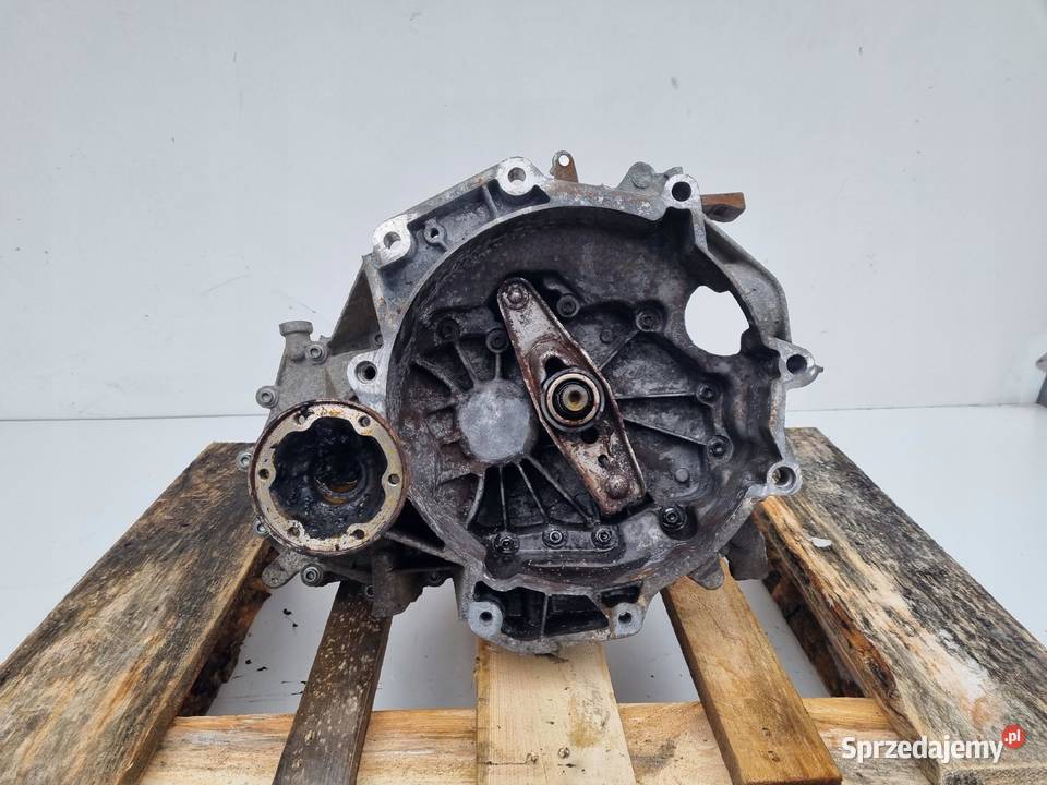 VW Touran 16 FSI MANUALNA SKRZYNIA BIEGÓW manual osobowe Chełm