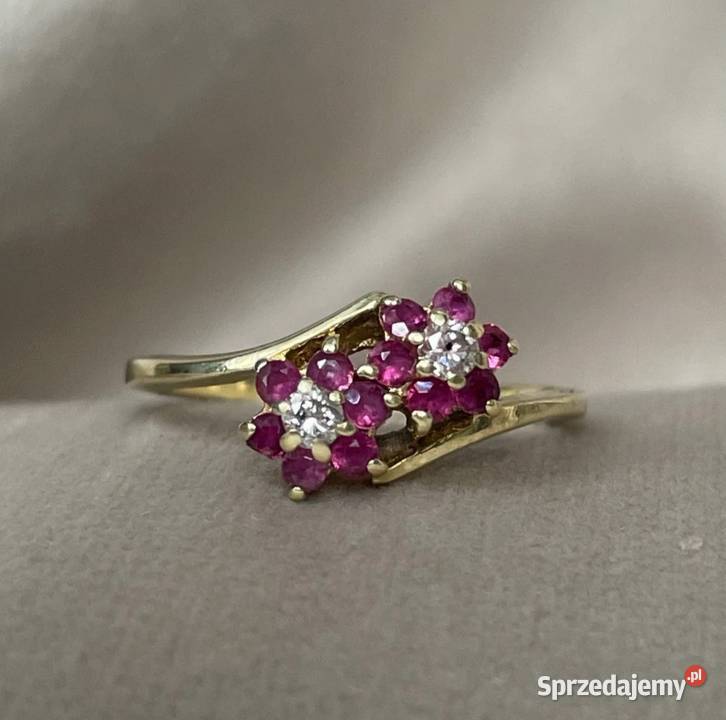Złoty pierścionek 585 naturalne rubiny i Małogoszcz