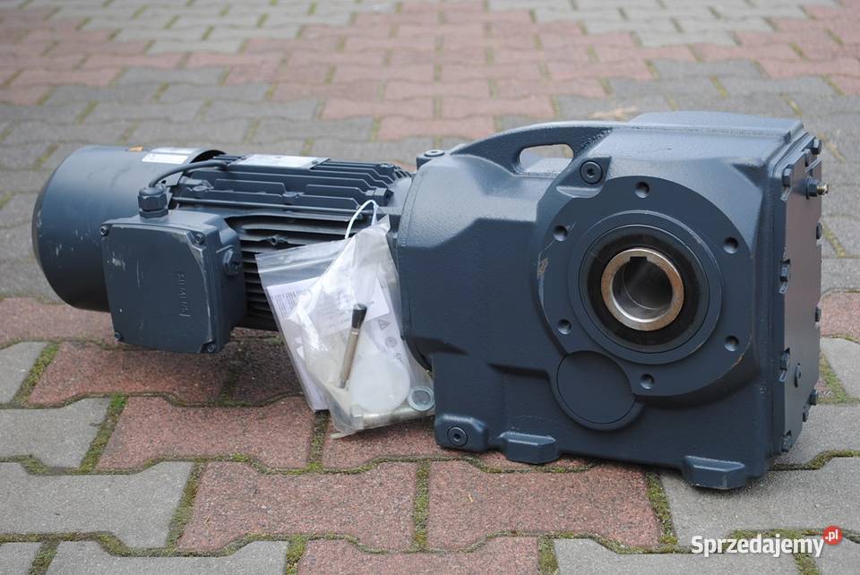 Motoreduktor kątowy 15kw 111obrmin z hamulcem Kargowa