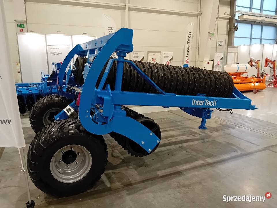 Wał posiewny ciągany na kołach InterTech Rawa Mazowiecka
