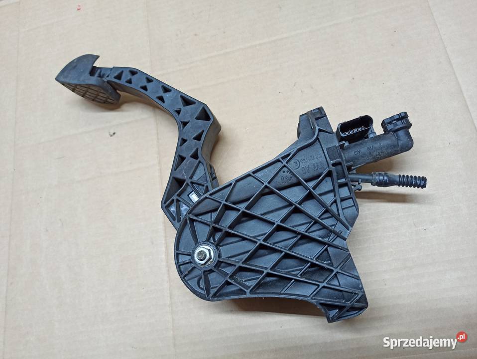 PEDAŁ SPRZĘGŁA VW PASSAT B6 20 TDI 3C1721059AA Bolesławiec