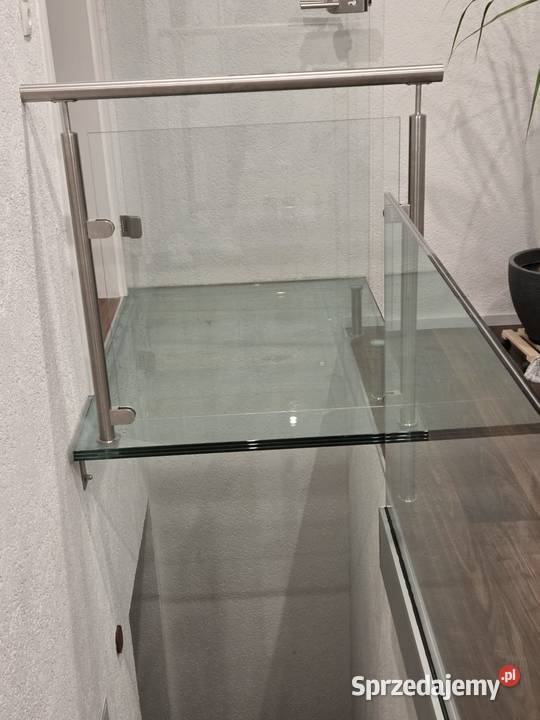 Balustrada całoszklana na rotulach schodowa