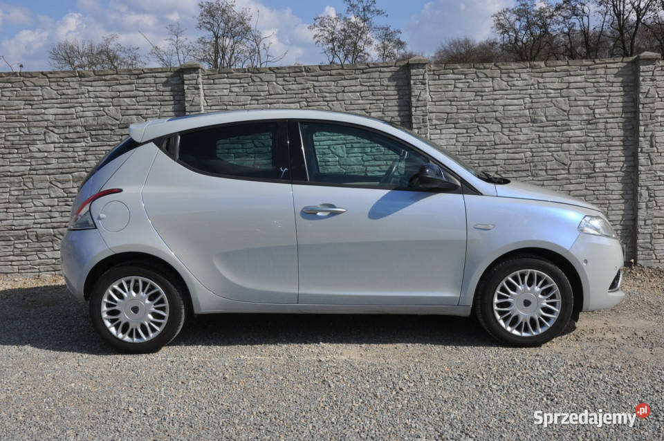Lancia Ypsilon 12 70 Full Szyberdach Skóra możliwa zamiana Dąbrowa Górnicza