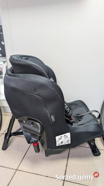 Fotelik Axkid Minikid 20 Kolor Tar Black Tyłem