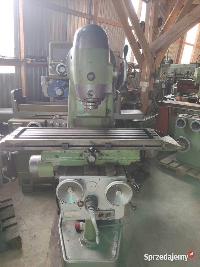 Frezarka uniwersalna narzedziowa do metalu Produkcja