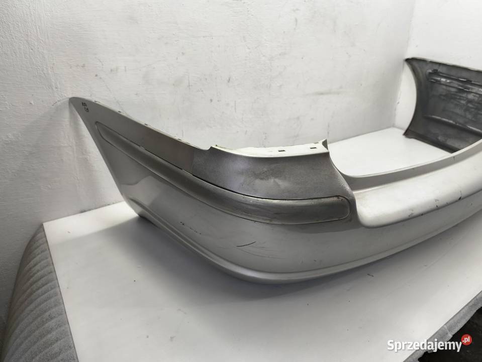 ZDERZAK TYŁ TYLNY TOYOTA AVENSIS II T25 KOMBI Zderzaki