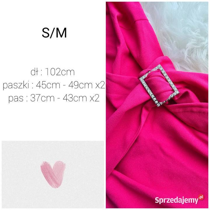 Sukienka różowa z ozdobnym paskiem śląskie