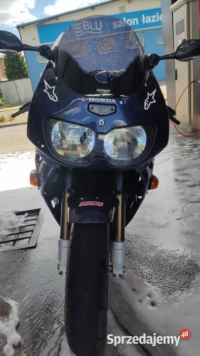 HONDA CBR 900RR SC28 1995r Rok produkcji 1995 pomorskie Tczew sprzedam