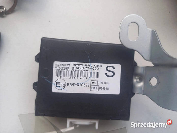 ZESTAW STARTOWY 8966142A10 TOYOTA RAV4 II 2004R komputery Układ elektryczny